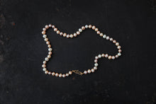 Load image into Gallery viewer, Natural Mix Color Pearl Necklace Gold Lock
