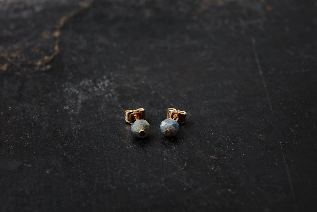 The Dot Stud Earrings With Grey Labradorite