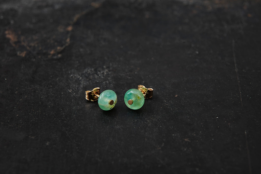 The Dot Stud Earrings With Chrysoprase